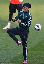 记者：曼联、切尔西、国米关注罗比尼奥之子